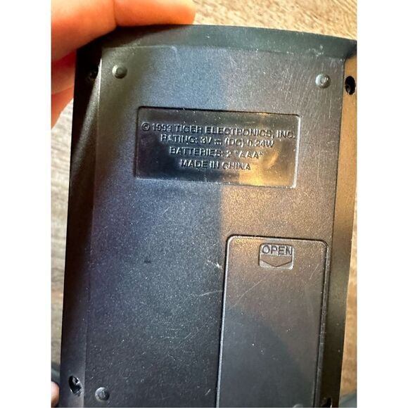 Vintage 1993 Tiger Caesars Palace Blackjack Electronic Handheld Game Works - Picture 7 of 9